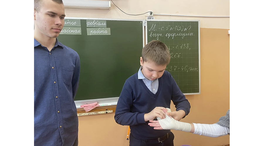 В школах Новозыбкова учатся спасать жизни