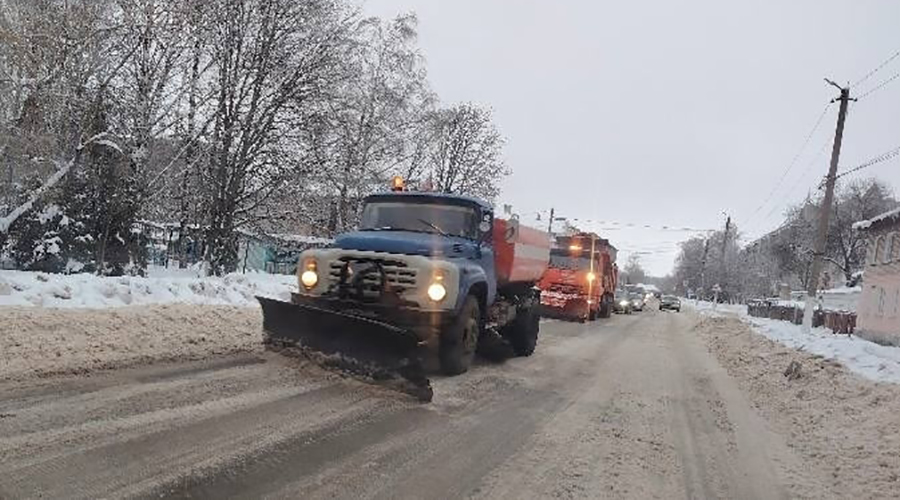 Новозыбковские госавтоинспекторы попросили водителей не парковаться на обочинах