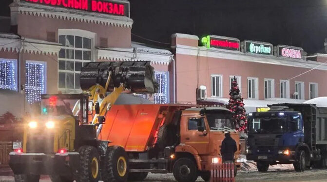 На дороги Брянска утром 8 февраля вышли 39 единиц техники