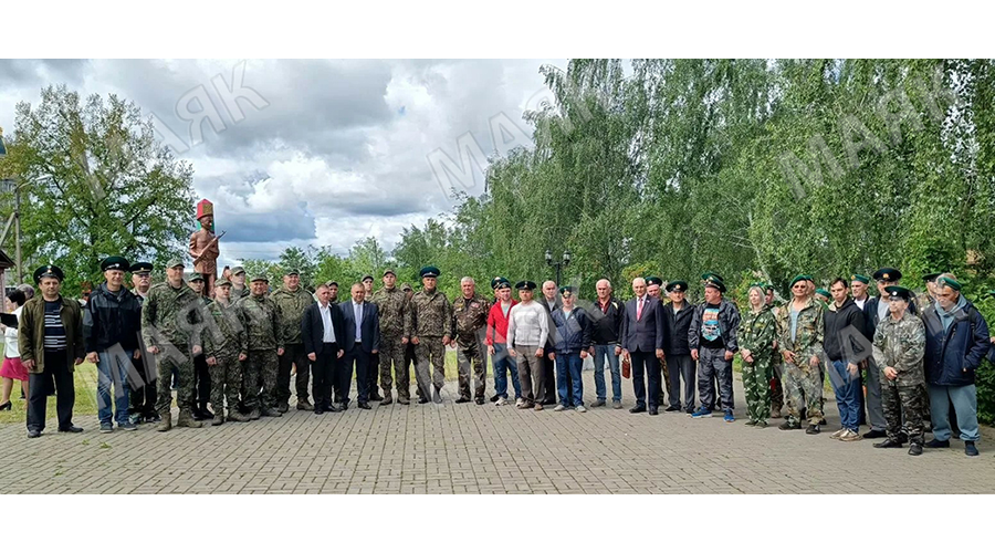 На защите рубежей: в Новозыбкове отмечают День пограничника