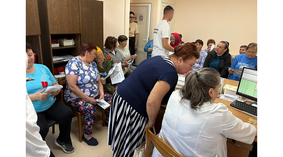 Волонтеры-медики новозыбковского медколледжа оправились в село