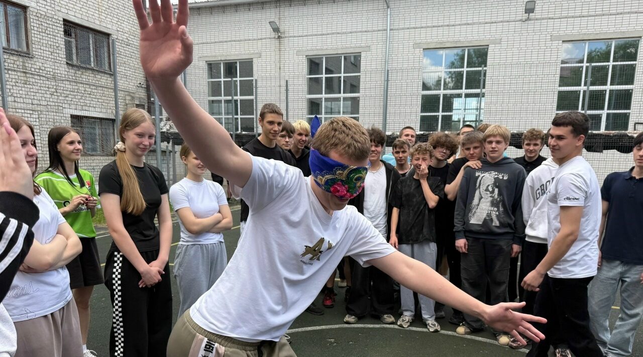 Новозыбковская молодежь окунулась в мир детства