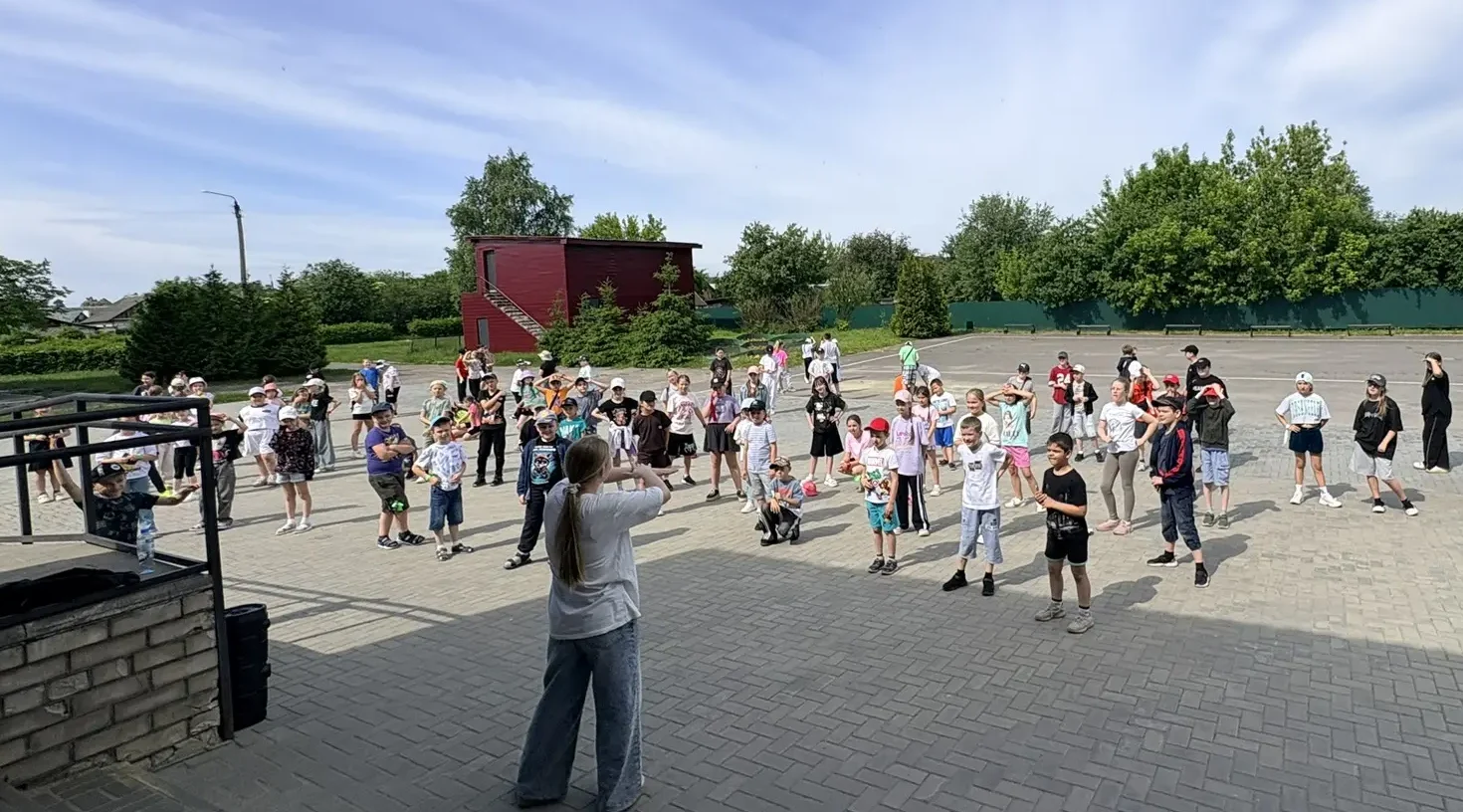 Танцуют все: новозыбковские школьники осваивают новые движения