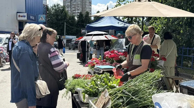 В Брянске вновь проходит традиционная сельскохозяйственная ярмарка выходного дня