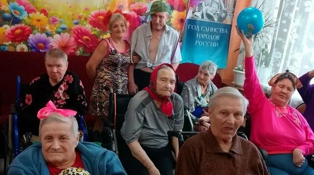 Все мы родом из детства: тёплые моменты в Доме социального обслуживания Новозыбкова