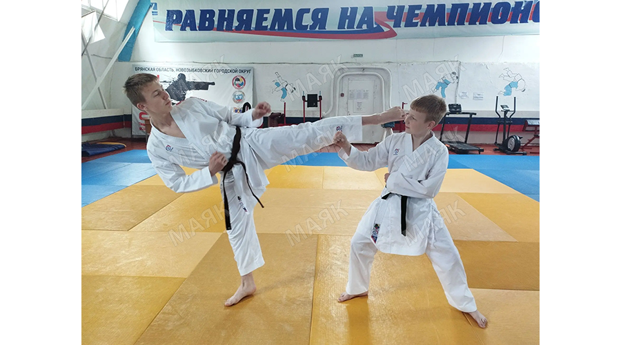 Братья Царенко защищают честь Новозыбковского городского округа на татами