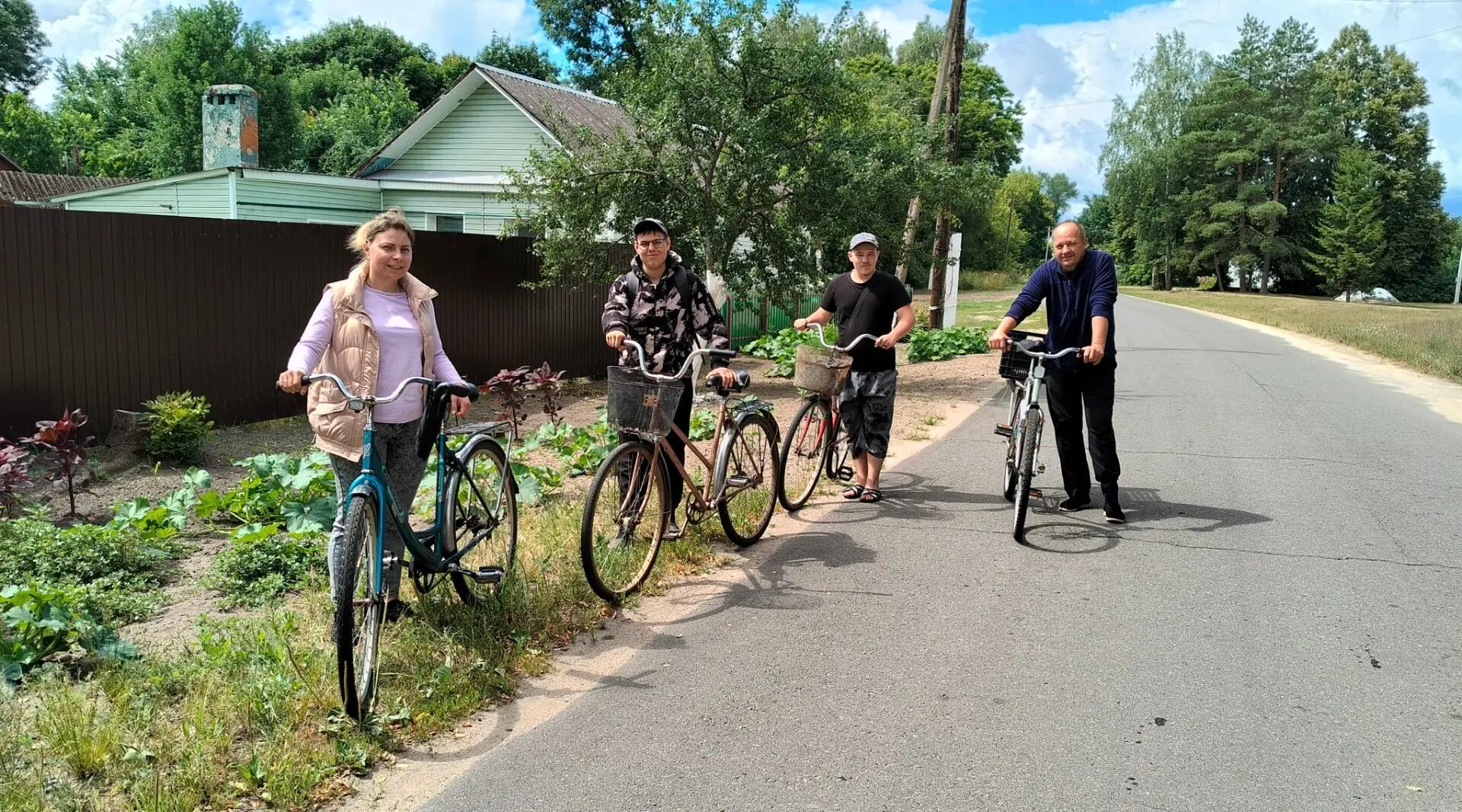 В День образования Брянской области в новозыбковском селе провели велопробег