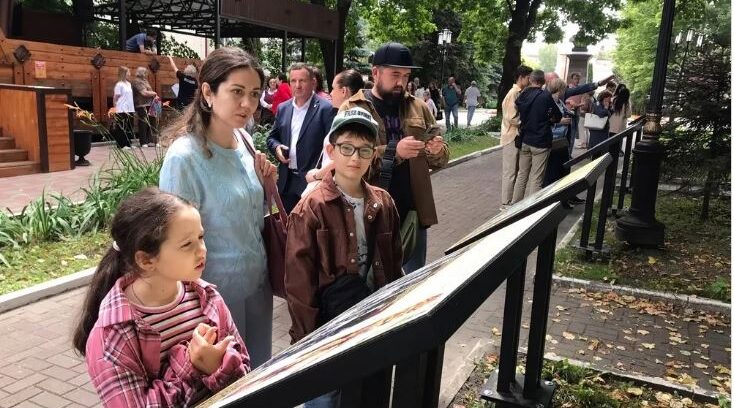 В Брянске открылась мультимедийная выставка «Парк, который учит слушать»