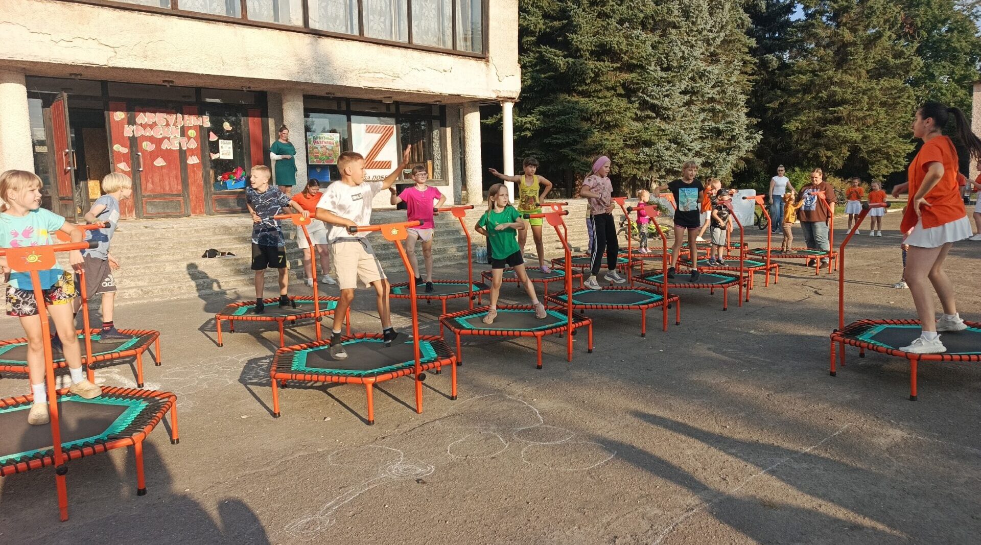 Новозыбковские ребятишки проводили лето