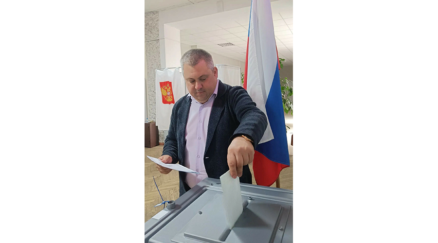 Глава Новозыбковского городского округа исполнил гражданский долг на выборах