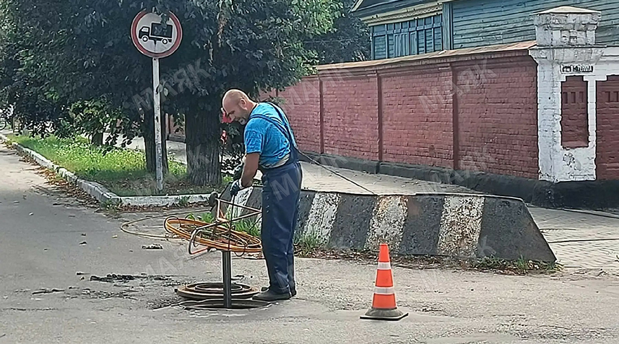 В Новозыбкове ликвидировали засор в канализационной сети