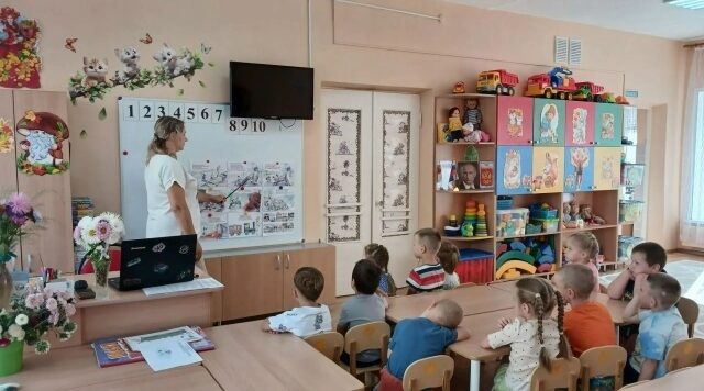 Игра, которая спасает жизни: новозыбковские малыши изучили правила поведения на железной дороге