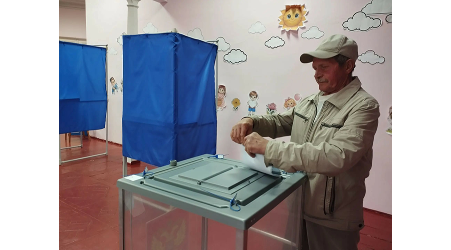 В Новозыбкове начался первый день основного голосования