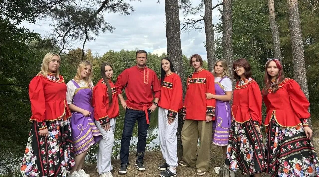 Активисты новозыбковского педколледжа посетили «Родовое гнездо»
