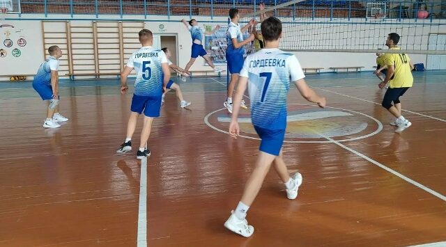 Новозыбковские волейболисты стали бронзовыми призерами Кубка Юго-Запада