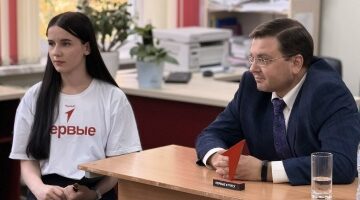 Брянские студенты пообщались с замглвы областной Общественной палаты Артемом Сухоломкиным