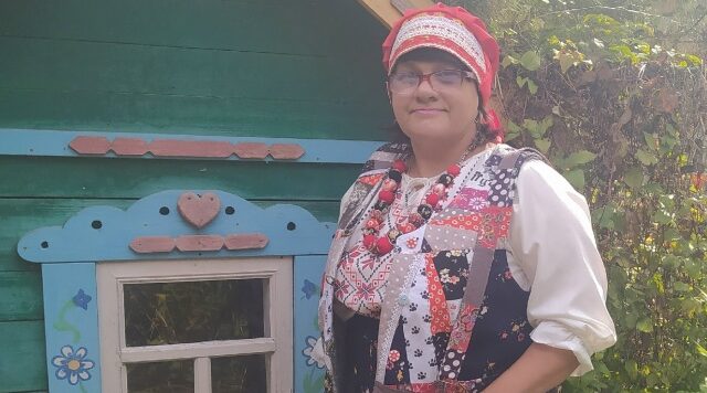Новозыбковская мастерица представила лоскутное панно «Матрешки» на фестиваль «Россия в узорах»