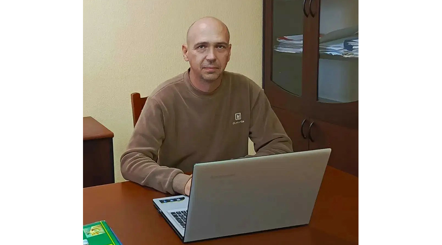 Новозыбковцев консультирует специалист